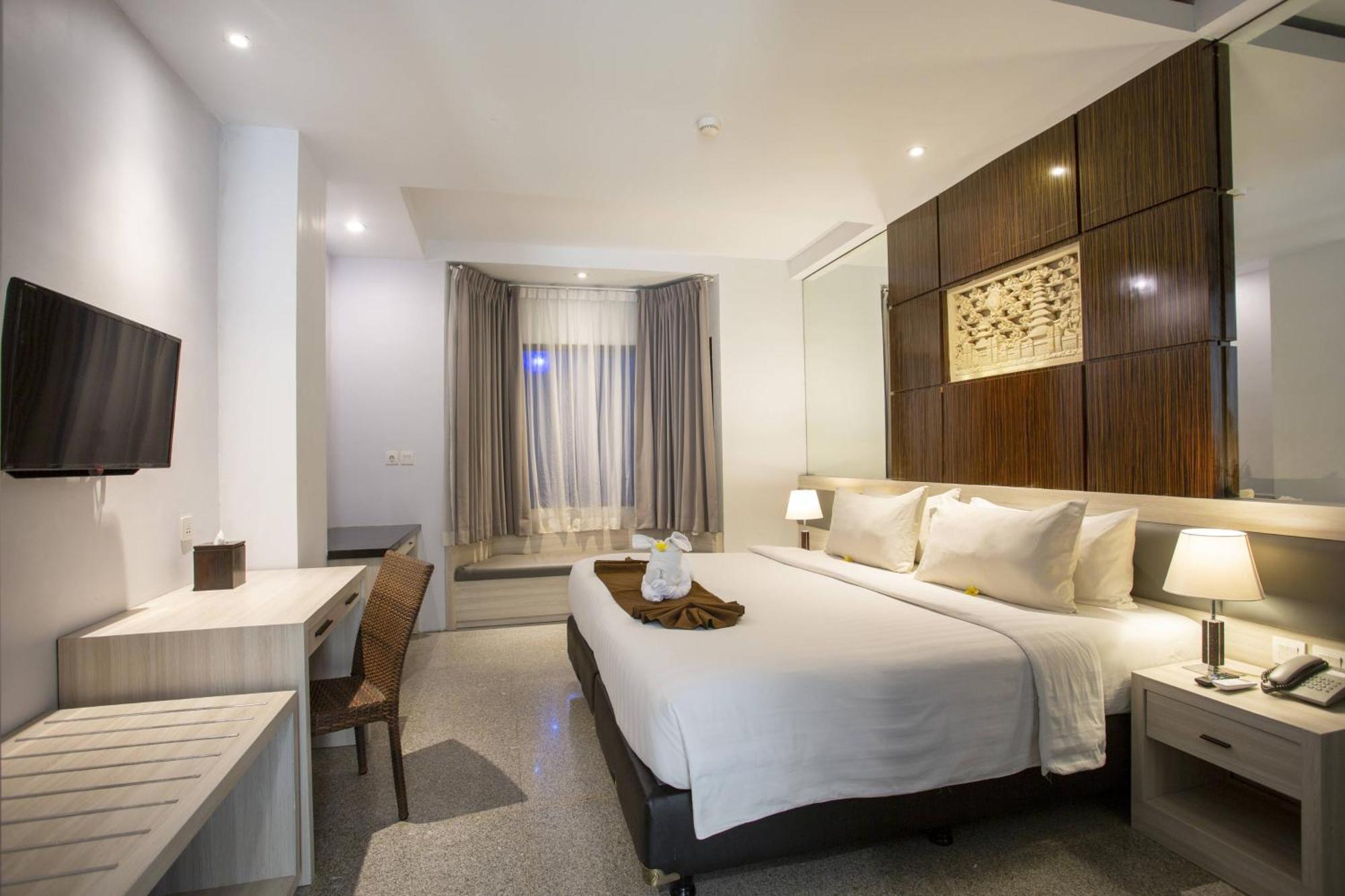 Famous Hotel Kuta Formerly Permata Kuta Hotel Kültér fotó