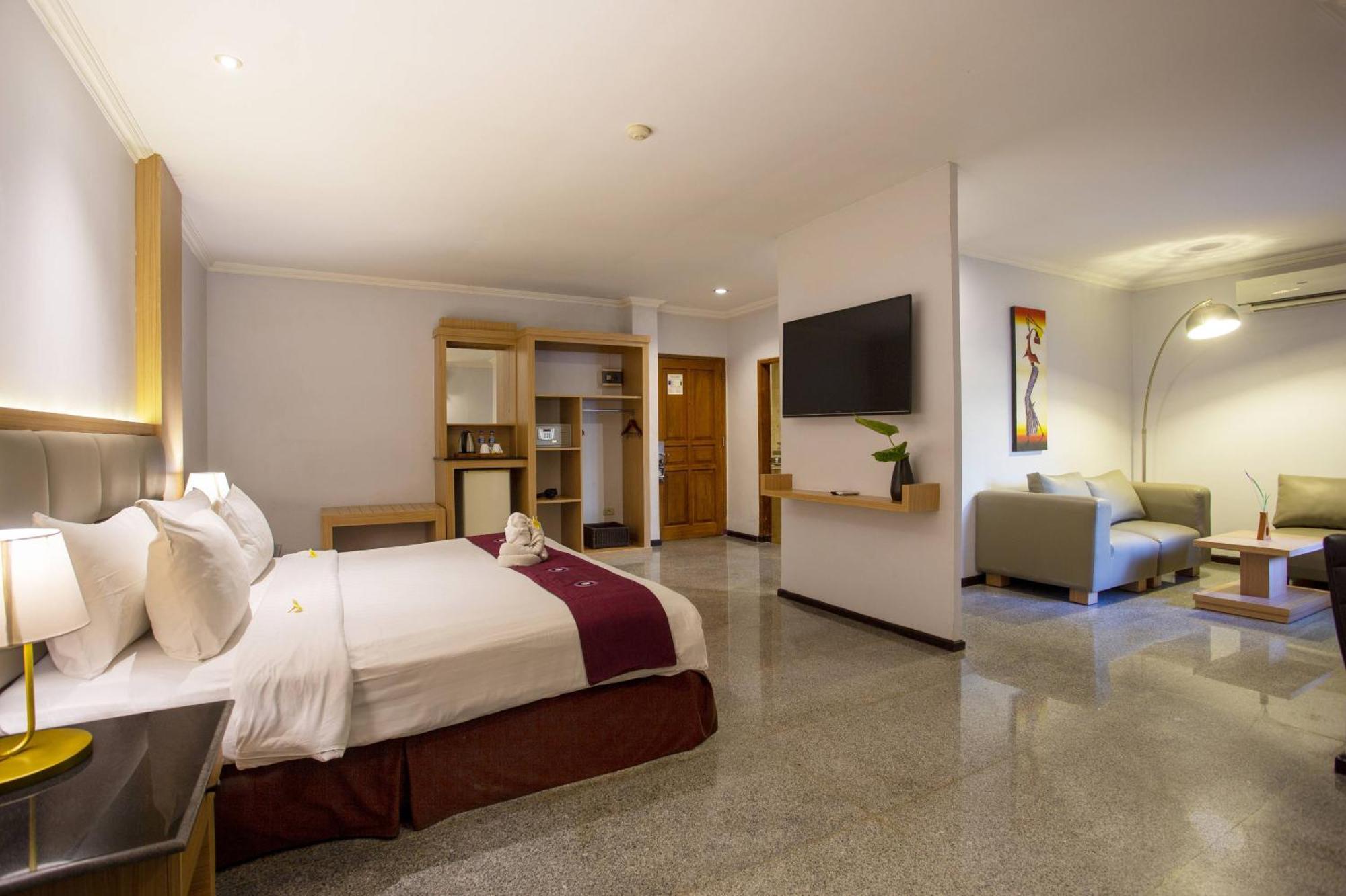 Famous Hotel Kuta Formerly Permata Kuta Hotel Kültér fotó